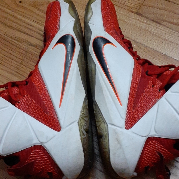 Nike Lebron James Heart of a Lion Sneakers Size 13 - Picture 10 of 11